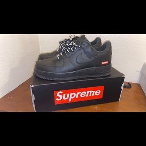 Black Airforce 1 supreme, worn a few times. Size 9.5 pretty good condition
